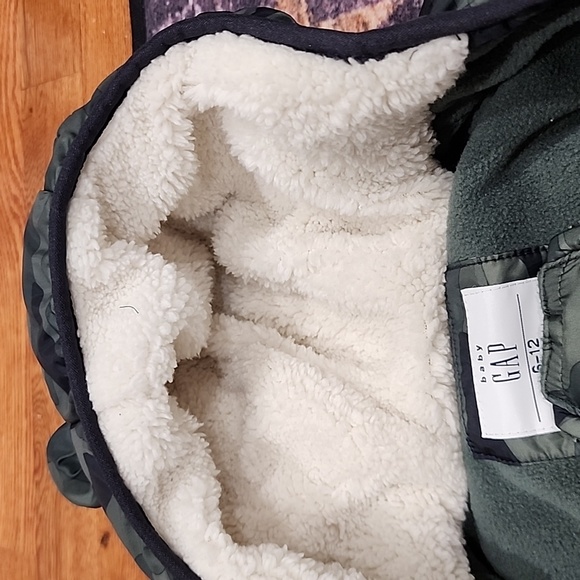 Baby Gap puffer  Primaloft One Piece Size 6-12 Months - Picture 7 of 8